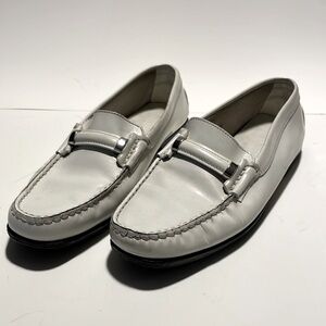 Vintage Tod’s white leather driving shoes